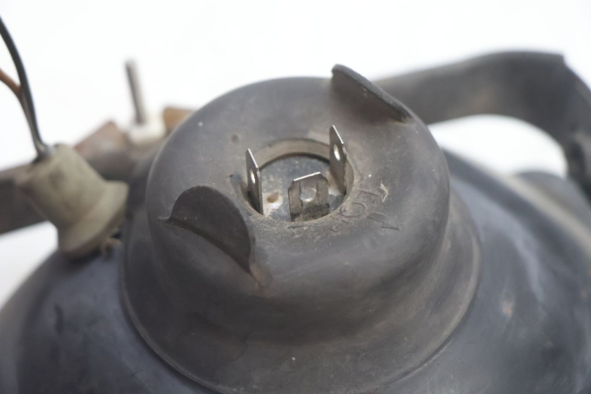 photo de FARO ANTERIORE SUZUKI DR S 600 (1985 - 1989) - Stato della superficie e materiale