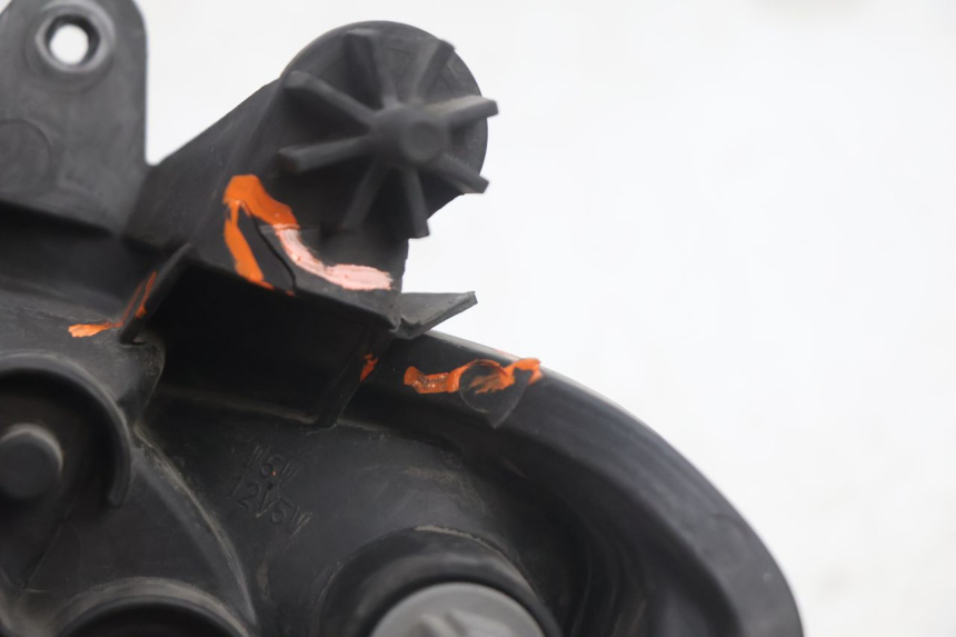 photo de FARO ANTERIORE DESTRA SUZUKI BURGMAN EXECUTIVE ABS 650 (2006 - 2012) - Marcature e riferimenti originali