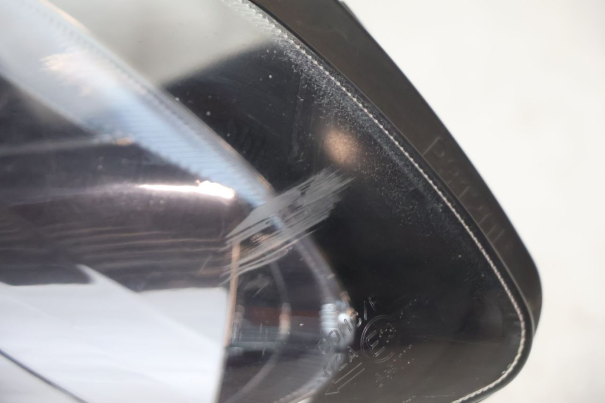 photo de FARO ANTERIORE DESTRA SUZUKI BURGMAN EXECUTIVE ABS 650 (2006 - 2012) - Dettaglio del componente