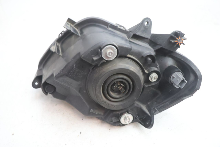 photo de FARO ANTERIORE DESTRA SUZUKI BURGMAN EXECUTIVE ABS 650 (2006 - 2012) - Primo piano tecnico