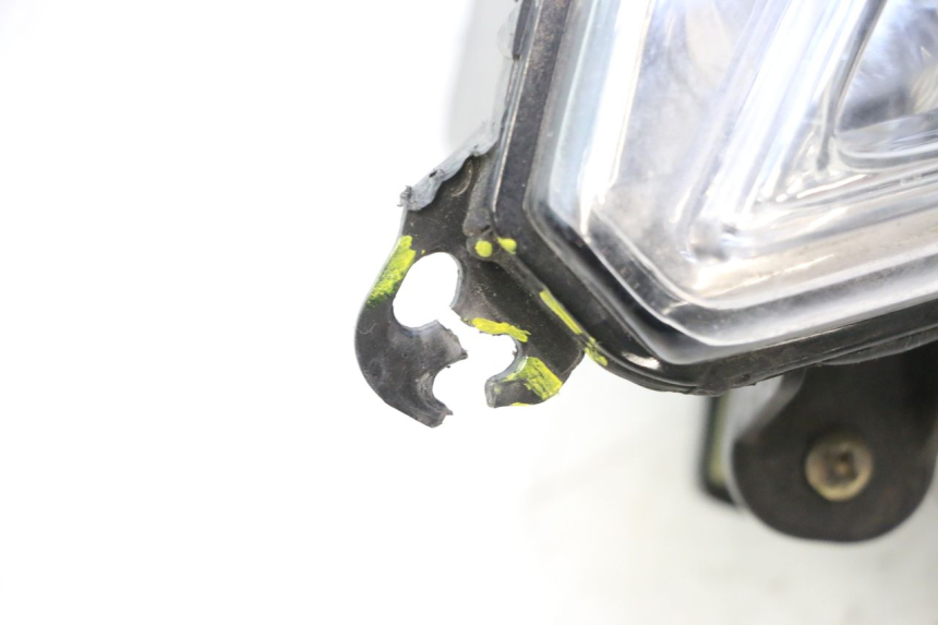 photo de FANALE ANTERIORE DESTRO PEUGEOT CITYSTAR 2T 50 (2018 - 2021) - Altra vista dell'articolo