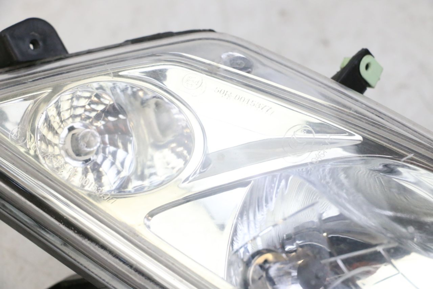 photo de FANALE ANTERIORE DESTRO PEUGEOT CITYSTAR 50 (2013 - 2017) - Primo piano ad alta risoluzione