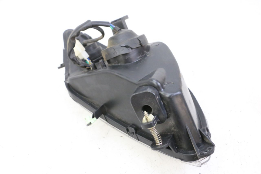 photo de FANALE ANTERIORE DESTRO PEUGEOT CITYSTAR 50 (2013 - 2017) - Stato della superficie e materiale