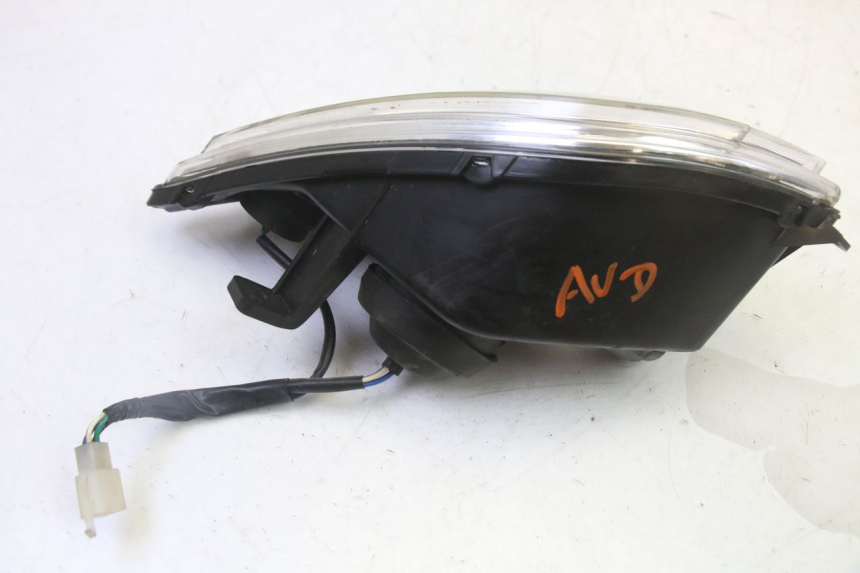 photo de FANALE ANTERIORE DESTRO PEUGEOT CITYSTAR 50 (2013 - 2017) - Primo piano tecnico