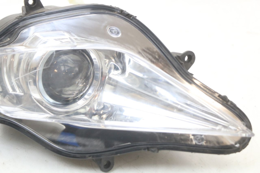 photo de FARO ANTERIORE DESTRA PEUGEOT GEOPOLIS RS 125 (2007 - 2009) - Zoom sullo stato d'uso