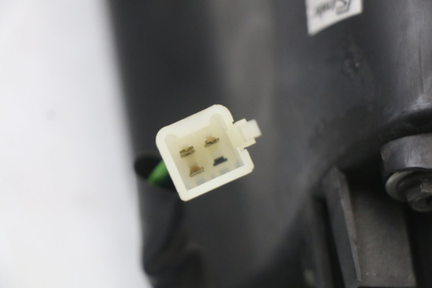 photo de FARO ANTERIORE DESTRA PEUGEOT GEOPOLIS RS 125 (2007 - 2009) - Dettagli dei punti di fissaggio