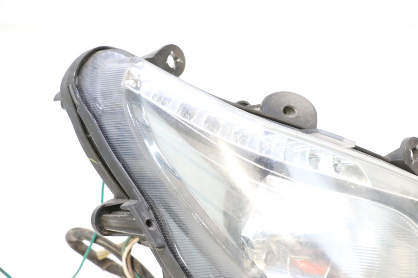 photo de FARO ANTERIORE DESTRO SYM GTS EVO 125 (2009 - 2013) - Zoom sullo stato d'uso