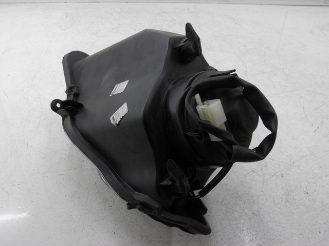 photo de FANALE ANTERIORE DESTRO PEUGEOT GEOPOLIS 250 (2006 - 2008) - Zoom sullo stato d'uso