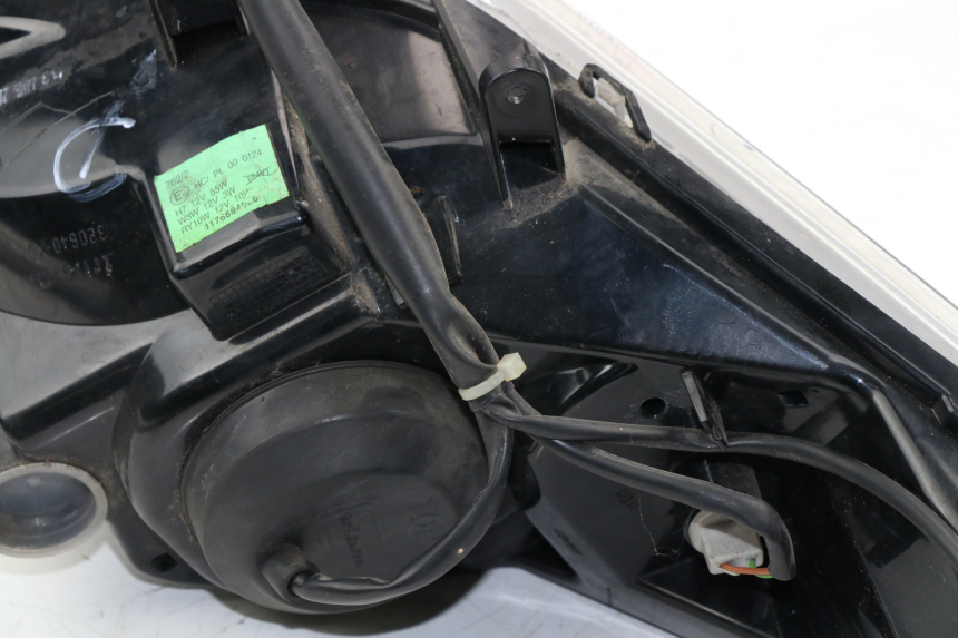 photo de FANALE ANTERIORE DESTRO PEUGEOT SATELIS COMPRESSOR K15 125 (2006 - 2009) - Dettagli dei punti di fissaggio