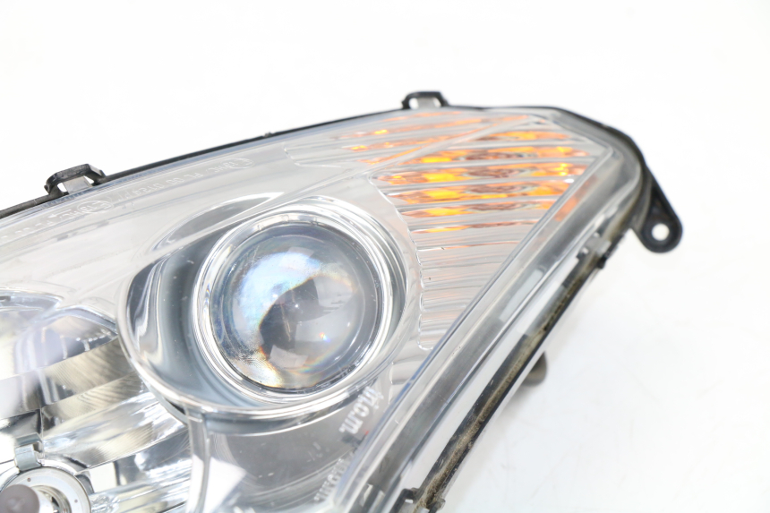 photo de FANALE ANTERIORE DESTRO PEUGEOT SATELIS COMPRESSOR K15 125 (2006 - 2009) - Ricambio usato controllato