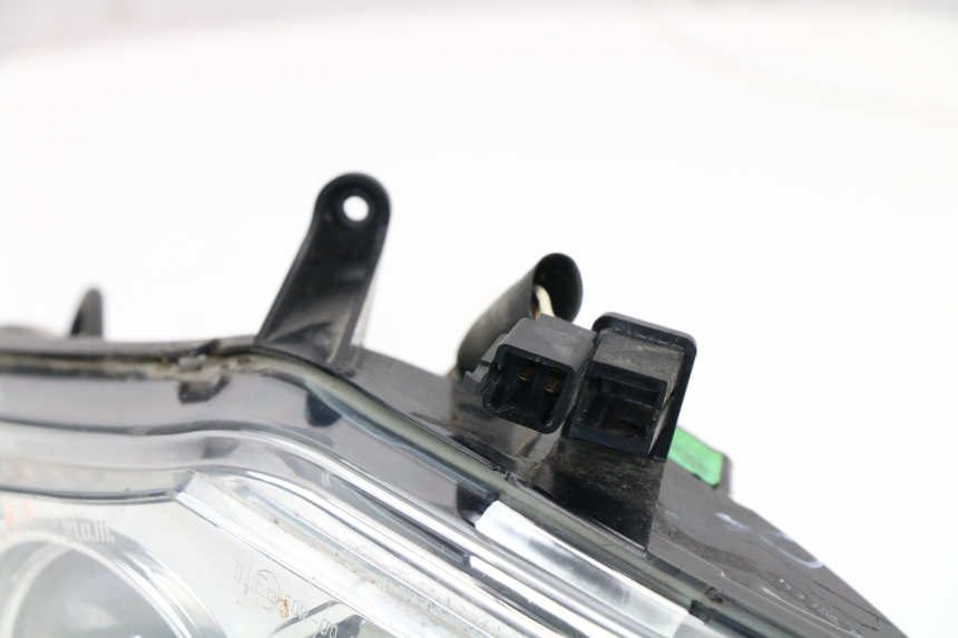 photo de FANALE ANTERIORE DESTRO PEUGEOT SATELIS COMPRESSOR K15 125 (2006 - 2009) - Stato della superficie e materiale