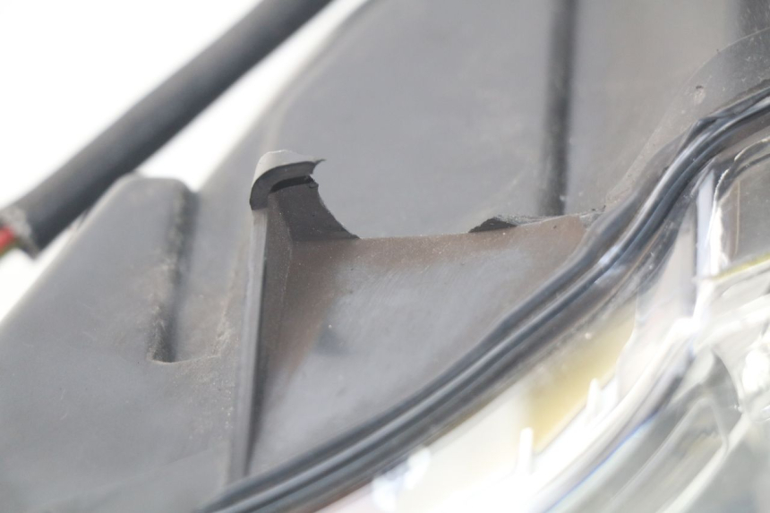 photo de FANALE ANTERIORE DESTRO PEUGEOT SATELIS 300 (2012 - 2015) - Marcature e riferimenti originali