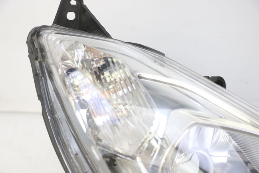 photo de FARO ANTERIORE DESTRA PEUGEOT SATELIS 125 (2013 - 2018) - Zoom sui componenti