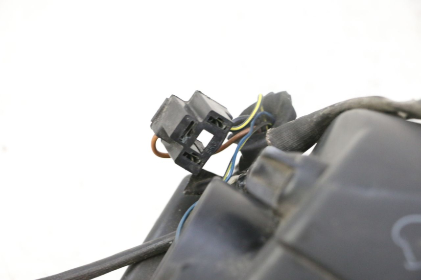 photo de FARO ANTERIORE DESTRA PEUGEOT SATELIS 125 (2013 - 2018) - Zoom sullo stato d'uso