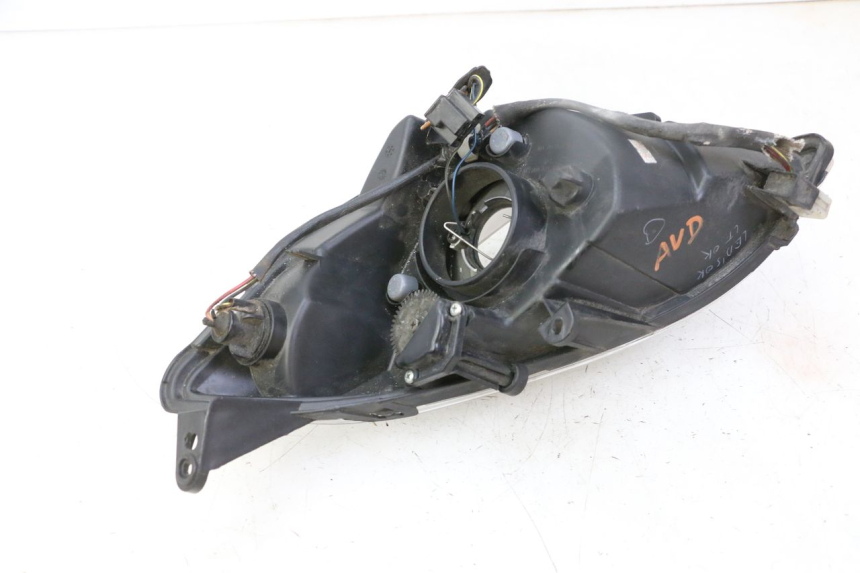 photo de FARO ANTERIORE DESTRA PEUGEOT SATELIS 125 (2013 - 2018) - Altra angolazione