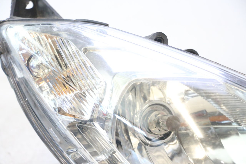 photo de FARO ANTERIORE DESTRA PEUGEOT SATELIS 125 (2013 - 2018) - Altra vista dell'articolo