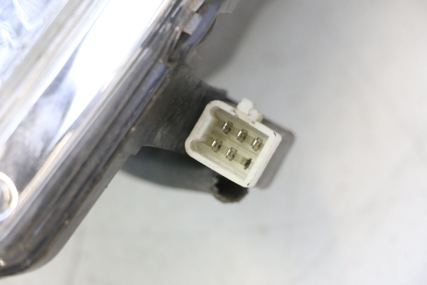 photo de FARO ANTERIORE DESTRA PEUGEOT SATELIS 125 (2013 - 2018) - Foto prodotto supplementare