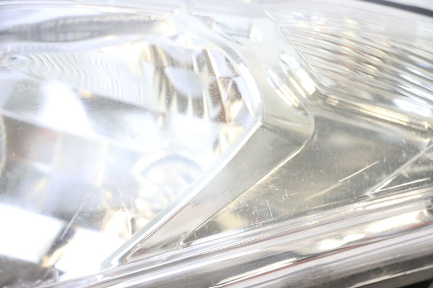 photo de FARO ANTERIORE DESTRA PEUGEOT SATELIS 125 (2013 - 2018) - Dettagli dei punti di fissaggio