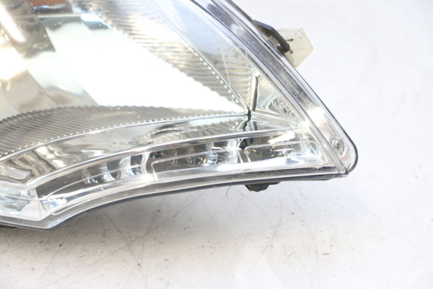 photo de FARO ANTERIORE DESTRA PEUGEOT SATELIS 125 (2013 - 2018) - Ricambio usato controllato