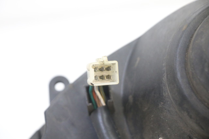 photo de FANALE ANTERIORE PEUGEOT ELYSTAR 50 (2002 - 2014) - Stato della superficie e materiale