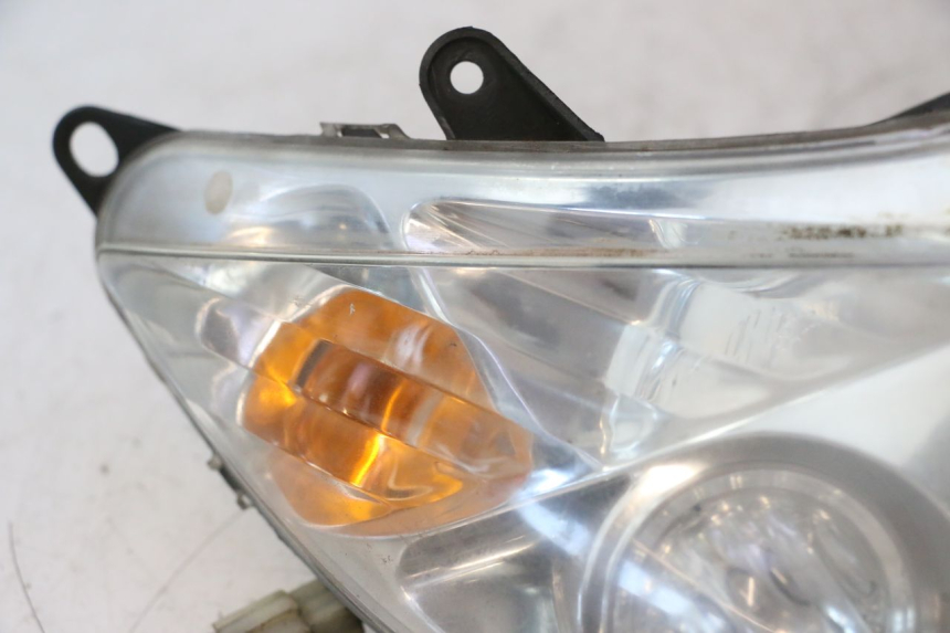 photo de FANALE ANTERIORE PEUGEOT ELYSTAR 50 (2002 - 2014) - Primo piano ad alta risoluzione