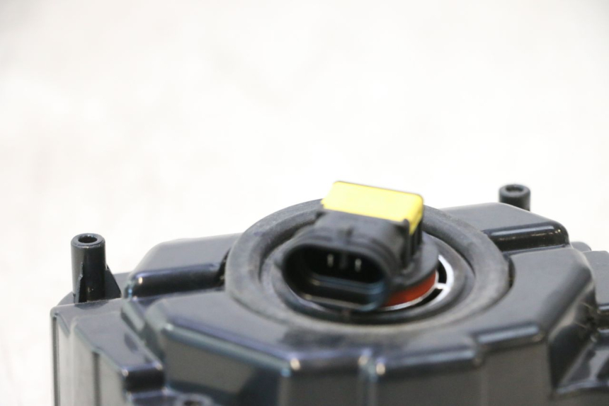 photo de FARO ANTERIORE ASKOLL ESPRO 1 - Altra angolazione