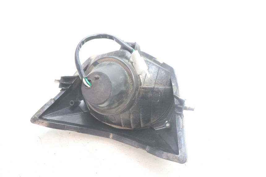 photo de FANALE ANTERIORE JM MOTORS EVOLIS 4T 50 (2018 - 2022) - Primo piano tecnico