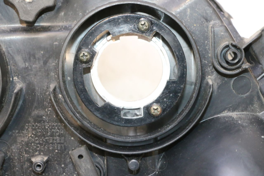 photo de FARO ANTERIORE KEEWAY F-ACT FACT EVO 50 (2020 - 2026) - Focus sulla struttura