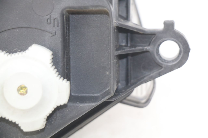 photo de FANALE ANTERIORE HONDA FES PANTHEON 2T 125 (1998 - 2002) - Dettagli dei punti di fissaggio