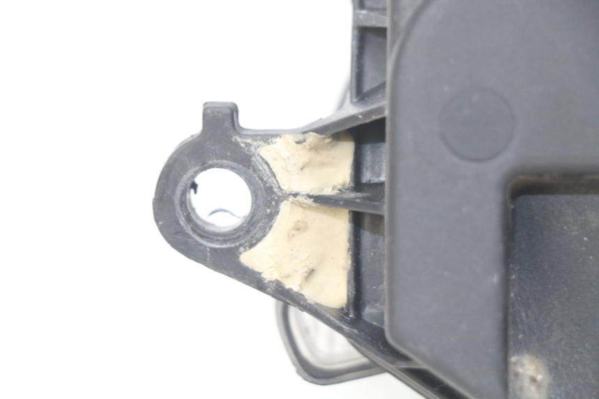 photo de FANALE ANTERIORE HONDA FES PANTHEON 2T 125 (1998 - 2002) - Stato della superficie e materiale