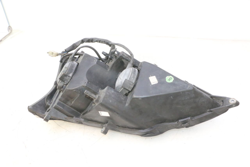 photo de FANALE ANTERIORE HONDA FES PANTHEON 125 (2003 - 2007) - Zoom sullo stato d'uso