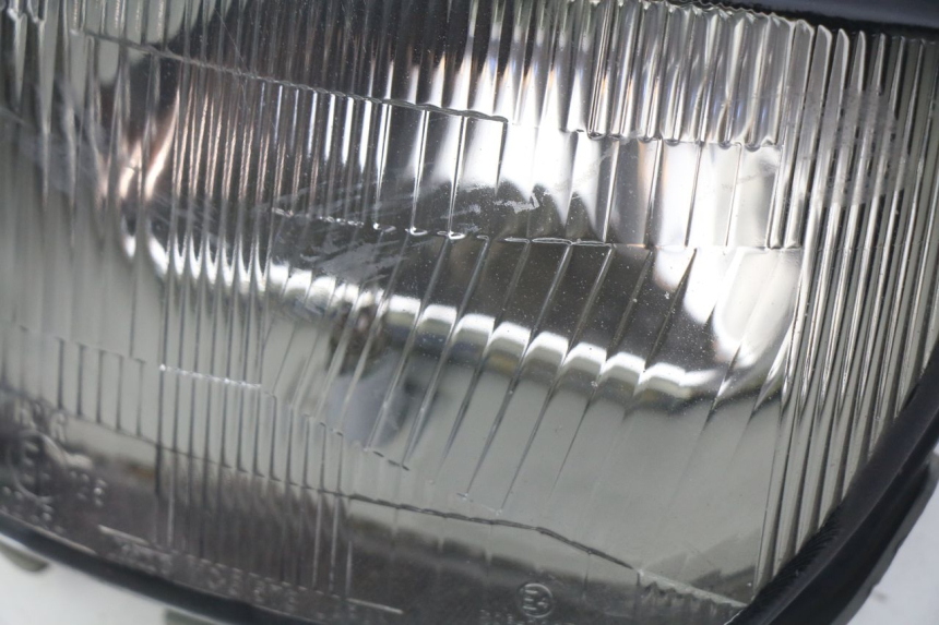 photo de FANALE ANTERIORE YAMAHA FJ 3CX 1200 (1986 - 1996) - Zoom sullo stato d'uso