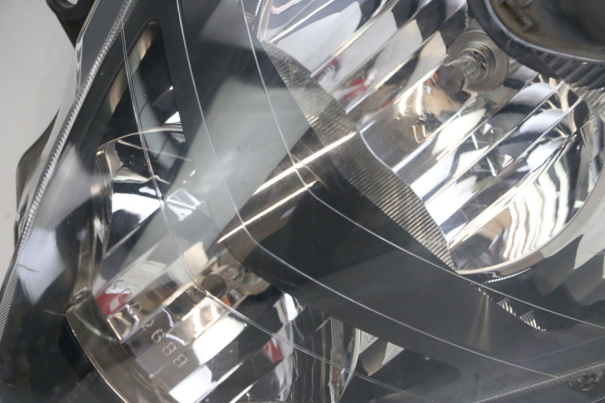 photo de FARO ANTERIORE HONDA FJS SILVERWING SILVER WING 600 (2001 - 2010) - Primo piano ad alta risoluzione