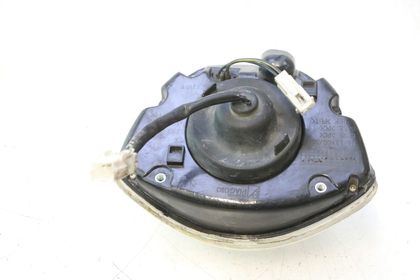 photo de FANALE ANTERIORE PIAGGIO FLY 2T 50 (2004 - 2017) - Caratteristiche distintive