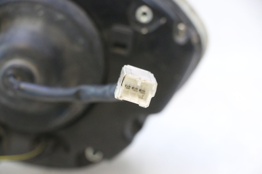 photo de FANALE ANTERIORE PIAGGIO FLY 2T 50 (2004 - 2017) - Primo piano ad alta risoluzione