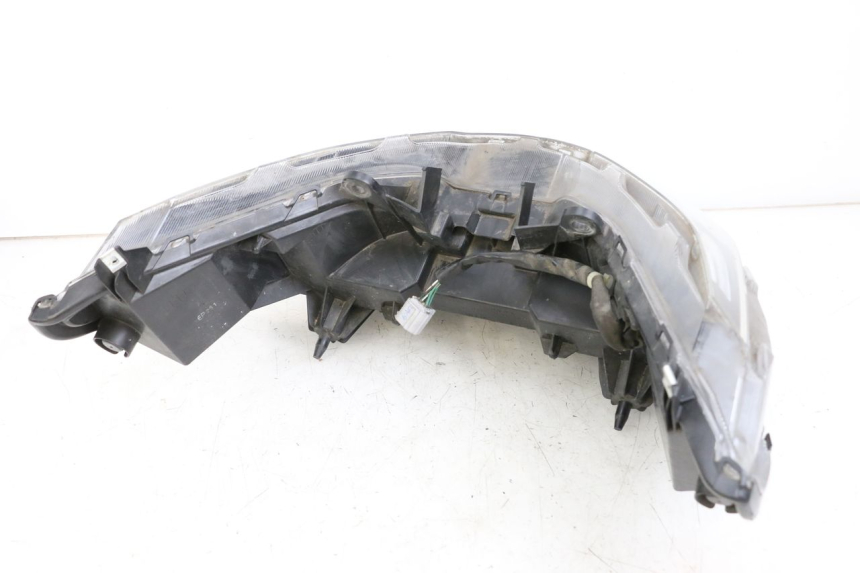 photo de FARO ANTERIORE HONDA FORZA 125 (2015 - 2016) - Caratteristiche distintive