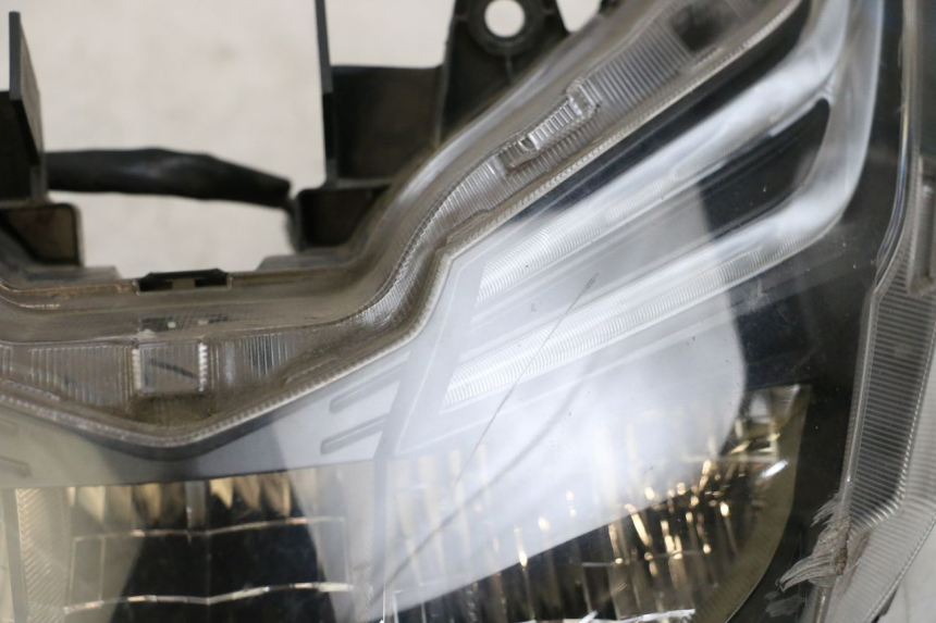 photo de FARO ANTERIORE HONDA FORZA 125 (2015 - 2016) - Primo piano tecnico