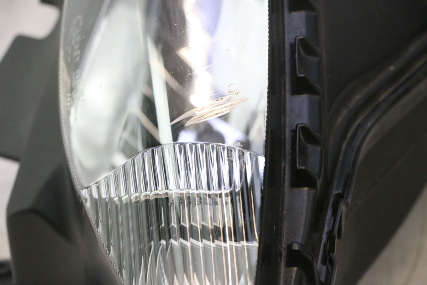 photo de FARO ANTERIORE YAMAHA FZ8 800 (2010 - 2016) - Zoom sui componenti