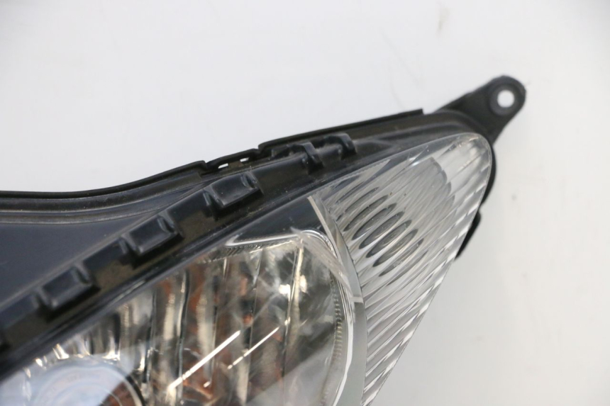 photo de FARO ANTERIORE YAMAHA FZ8 800 (2010 - 2016) - Primo piano tecnico