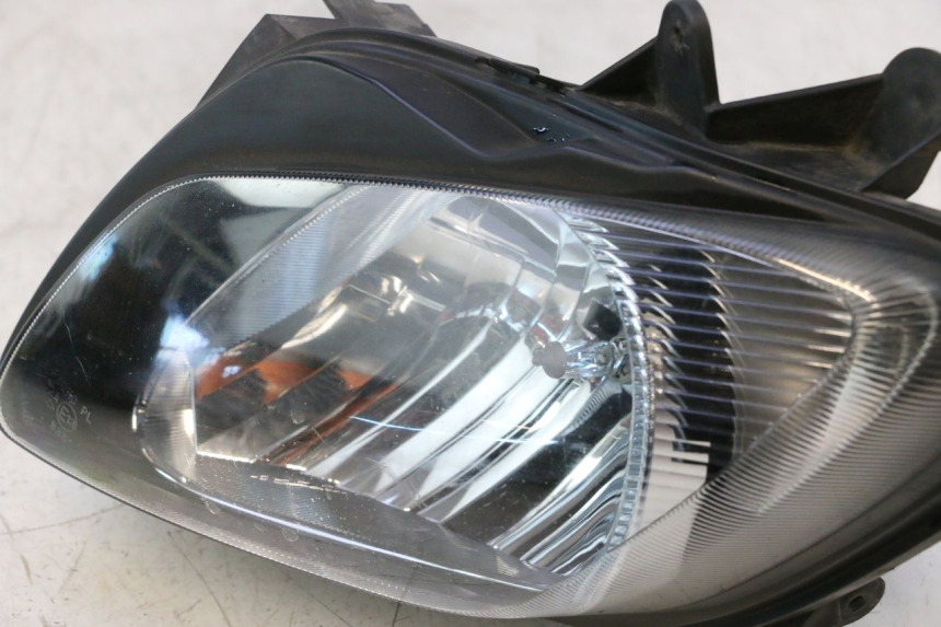 photo de FARO ANTERIORE SINISTRA SUZUKI BURGMAN EXECUTIVE ABS 650 (2006 - 2012) - Dettagli dei punti di fissaggio
