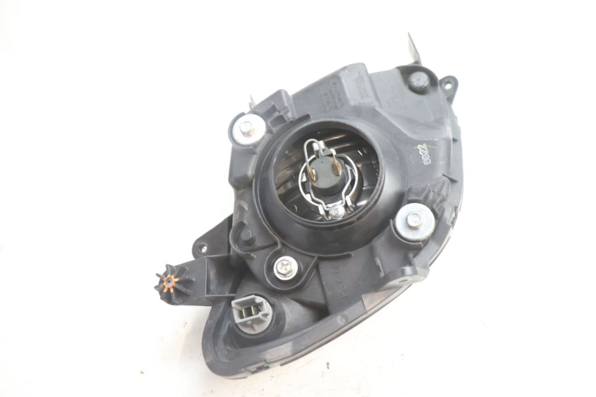 photo de FARO ANTERIORE SINISTRA SUZUKI BURGMAN EXECUTIVE ABS 650 (2006 - 2012) - Stato della superficie e materiale