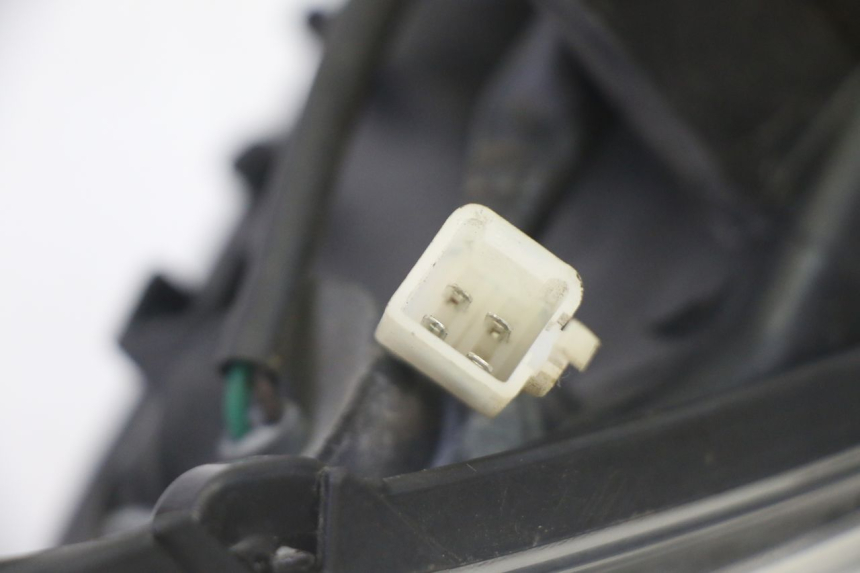 photo de FANALE ANTERIORE SINISTRO PEUGEOT CITYSTAR 50 (2013 - 2017) - Dettagli dei punti di fissaggio