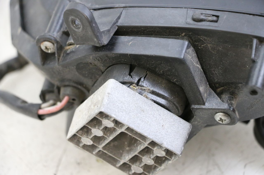 photo de FARO ANTERIORE SINISTRA NECO GPX LC 2T 50 (2014 - 2018) - Dettagli dei punti di fissaggio