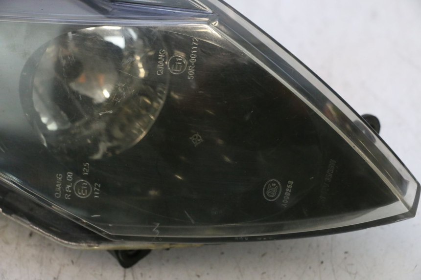 photo de FARO ANTERIORE SINISTRA KEEWAY MATRIX RX9 125 (2006 - 2007) - Primo piano tecnico