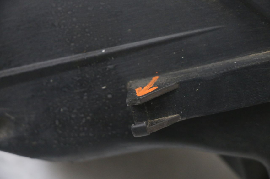 photo de FARO ANTERIORE SINISTRA PEUGEOT SPEEDFIGHT 3 LC 2T 50 (2009 - 2015) - Dettagli dei punti di fissaggio