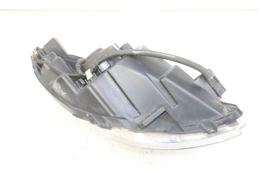 photo de FANALE ANTERIORE SINISTRO PEUGEOT SATELIS 125 (2013 - 2018) - Zoom sullo stato d'uso