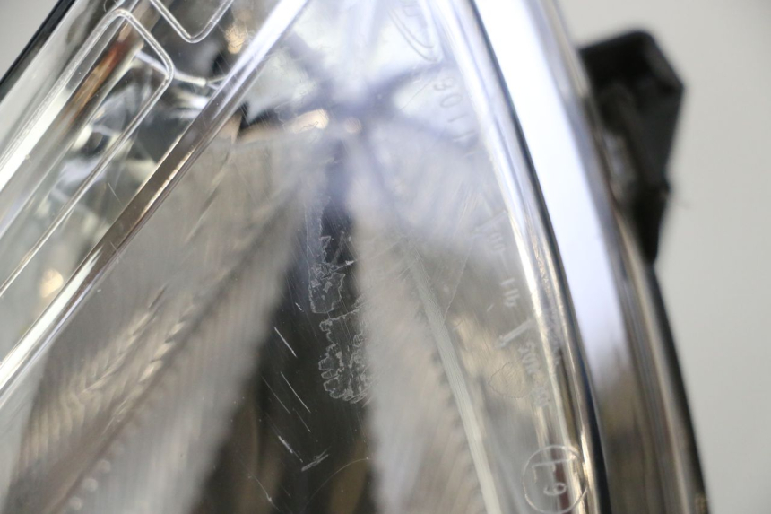 photo de FANALE ANTERIORE SINISTRO PEUGEOT SATELIS 125 (2013 - 2018) - Marcature e riferimenti originali