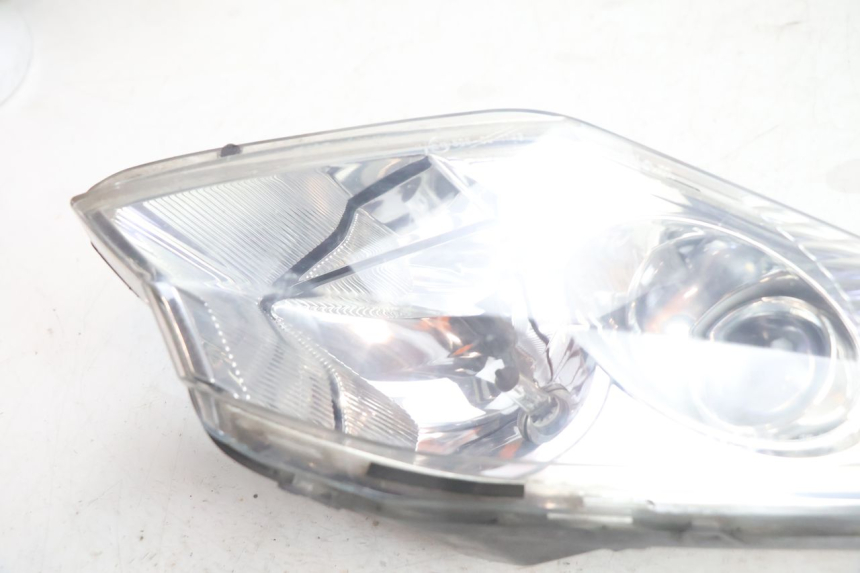 photo de FANALE ANTERIORE SINISTRO PEUGEOT SATELIS 125 (2006 - 2009) - Zoom sullo stato d'uso