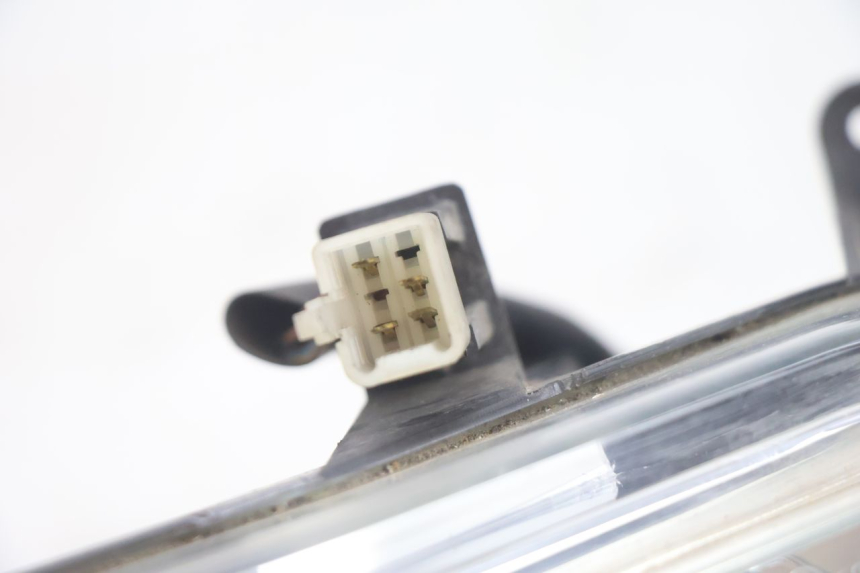 photo de FANALE ANTERIORE SINISTRO PEUGEOT SATELIS 125 (2006 - 2009) - Stato della superficie e materiale