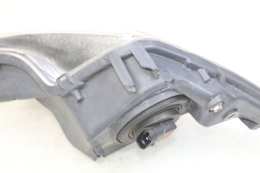 photo de FANALE ANTERIORE SINISTRO PEUGEOT SPEEDFIGHT 3 AIR 50 (2009 - 2015) - Primo piano tecnico